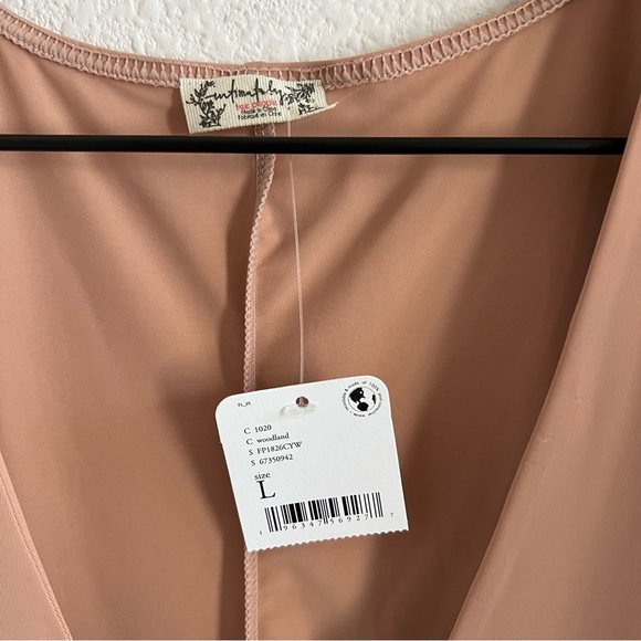 Free People Intimately Tan Second Skin Rounded V Neck Tank Large - Picture 2 of 5